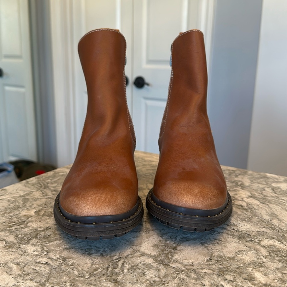 Franco Sarto Size 9 1/2M Cognac Like New